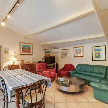 With Garden And Private Pool *