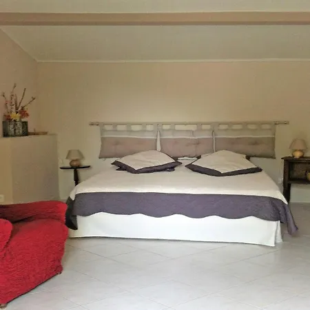 With Garden And Private Pool Holiday home *